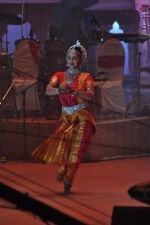 Esha Deol at Dahi Handi events in Mumbai on 10th Aug 2012 (39).JPG
