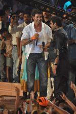 Hrithik Roshan at Dahi Handi events in Mumbai on 10th Aug 2012 (82).JPG