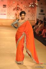 Model walk the ramp for Ashima Leena show at PCJ Delhi Couture Week on 9th Aug 2012 (119).JPG