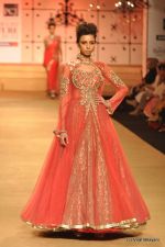 Model walk the ramp for Ashima Leena show at PCJ Delhi Couture Week on 9th Aug 2012 (126).JPG