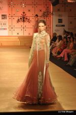 Model walk the ramp for Ashima Leena show at PCJ Delhi Couture Week on 9th Aug 2012 (95).JPG