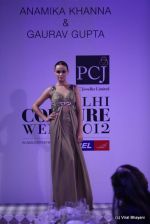 Model walk the ramp for Gaurav Gupta show at PCJ Delhi Couture Week on 9th Aug 2012 (131).JPG
