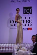Model walk the ramp for Gaurav Gupta show at PCJ Delhi Couture Week on 9th Aug 2012 (155).JPG