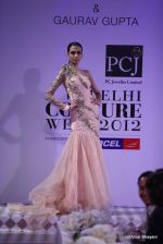 Model walk the ramp for Gaurav Gupta show at PCJ Delhi Couture Week on 9th Aug 2012 (161).JPG