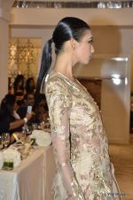 Model walk the ramp for Gaurav Gupta show at PCJ Delhi Couture Week on 9th Aug 2012 (19).JPG