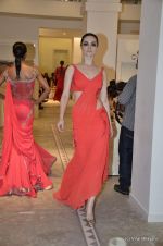 Model walk the ramp for Gaurav Gupta show at PCJ Delhi Couture Week on 9th Aug 2012 (51).JPG