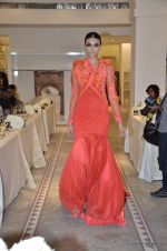 Model walk the ramp for Gaurav Gupta show at PCJ Delhi Couture Week on 9th Aug 2012 (73).JPG