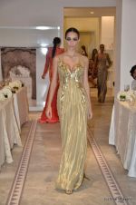 Model walk the ramp for Gaurav Gupta show at PCJ Delhi Couture Week on 9th Aug 2012 (77).JPG