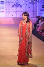Sharmila Tagore walk the ramp for Ashima Leena show at PCJ Delhi Couture Week on 9th Aug 2012 (84).JPG