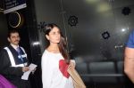 Kareena Kapoor snapped at the airport in Mumbai on 12th Aug 2012 (14).JPG