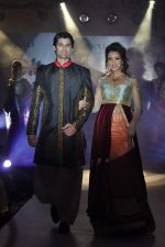 Ameet Gaur walks for Manali Jagtap Show at Global Magazine- Sultan Ahmed tribute fashion show on 15th Aug 2012 (106).JPG