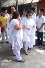 Manisha Koirala at Ashok Mehta_s funeral in Mumbai on 17th Aug 2012 (106).JPG