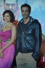 Esha Gupta, Arjun Rampal at the First look launch of Chakravyuh in Cinemax on 17th Aug 2012 (28).JPG