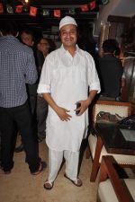 Jameel Khan with Cast of Gangs of Wasseypur 2 at Iftaar party in Bandra,Mumbai on 17th Aug 2012 (32).JPG