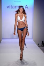 Model walks the ramp for Mercedez Benz swim fashion week on 15th Aug 2012 (137).JPG