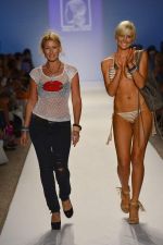 Model walks the ramp for Mercedez Benz swim fashion week on 15th Aug 2012 (201).JPG