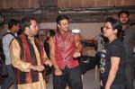 Vivek Oberoi, Mika Singh on the sets of Kismat Love Paisa Dili in Filmcity,Mumbai on 17th Aug 2012 (3).JPG