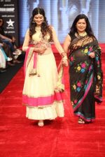 Actress Sayali Bhagat with her Mother for Gitanjali at IIJW Day 1.JPG
