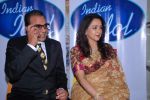 Dharmendra and Hema Malini on location of Indian Idol in Filmcity,Mumbai on 18th Aug 2012 (31).JPG