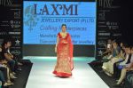 Model walks the ramp for Laxmi Jewellery Export vt Ltd Show at IIJW Day 1 on 19th Aug 2012  (72).JPG
