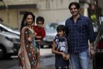 Malaika Arora Khan, Arbaaz Khan at salman with family on eid greets fans on 20th Aug 2012 (13).jpg