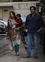 Malaika Arora Khan, Arbaaz Khan at salman with family on eid greets fans on 20th Aug 2012 (14).jpg