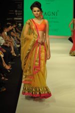 Model walks the ramp for Agni Jewels Show at IIJW Day 2 on 20th Aug 2012 (43).JPG