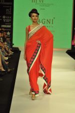 Model walks the ramp for Agni Jewels Show at IIJW Day 2 on 20th Aug 2012 (55).JPG