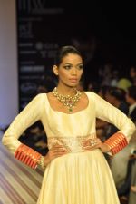 Model walks the ramp for Anmol Jewels Show at IIJW Day 2 on 20th Aug 2012 (36).JPG