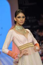 Model walks the ramp for Anmol Jewels Show at IIJW Day 2 on 20th Aug 2012 (52).JPG