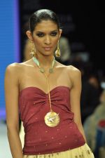 Model walks the ramp for Gia Jewels Show at IIJW Day 2 on 20th Aug 2012 (97).JPG