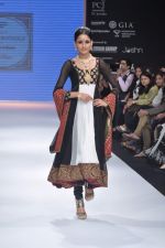 Model walks the ramp for  International Gemological Institute Show at IIJW Day 3 on 21st Aug 2012 (102).JPG