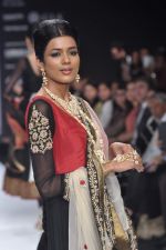 Model walks the ramp for  International Gemological Institute Show at IIJW Day 3 on 21st Aug 2012 (103).JPG