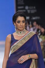 Model walks the ramp for  International Gemological Institute Show at IIJW Day 3 on 21st Aug 2012 (112).JPG