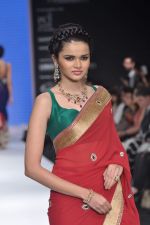 Model walks the ramp for  International Gemological Institute Show at IIJW Day 3 on 21st Aug 2012 (116).JPG