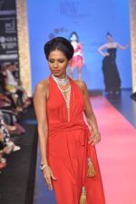 Model walks the ramp for Cappuccino Collection Show at IIJW Day 3 on 21st Aug 2012 (76).JPG