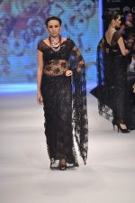 Model walks the ramp for Kays Jewel Show at IIJW Day 3 on 21st Aug 2012 (55).JPG