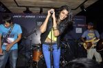 Anushka Manchanda live at Vero Moda in Khar,Mumbai on 22nd Aug 2012 (52).JPG