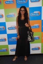 Esha Gupta at Radio City studios in Bandra,Mumbai on 22nd Aug 2012 (20).JPG