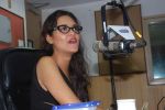 Esha Gupta at Radio City studios in Bandra,Mumbai on 22nd Aug 2012 (8).JPG