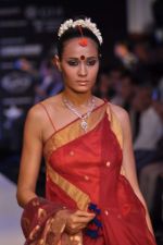 Model walks the ramp for Gitanjali show on day 4 of IIJW on 22nd Aug 2012 (218).JPG