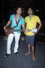 Naresh Kamath and Paresh Kamanth of Kailasa at the Murari Bapu in Nathdwara festival on 21st Aug 2012.JPG