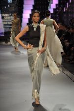 Model walks the ramp for PC Jeweller Show at IIJW Day 5 Grand Finale on 23rd Aug 2012 (139).JPG