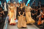 Sonam Kapoor walks the ramp for PC Jeweller Show at IIJW Day 5 Grand Finale on 23rd Aug 2012 (94).JPG