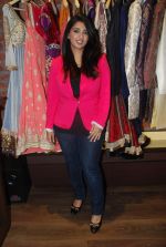  at Sonam Modi_s new collection launch in Lower Parel,Mumbai on 25th Aug 2012 (14).JPG