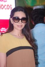 Karisma Kapoor plays with kids at Kellogs chocos augmented reality game on 24th Aug 2012 (122).JPG