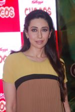 Karisma Kapoor plays with kids at Kellogs chocos augmented reality game on 24th Aug 2012 (128).JPG