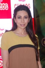 Karisma Kapoor plays with kids at Kellogs chocos augmented reality game on 24th Aug 2012 (130).JPG