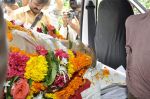 at AK Hangal_s funeral in Juhu, Mumbai on 26th Aug 2012 (3).JPG