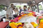 at AK Hangal_s funeral in Juhu, Mumbai on 26th Aug 2012 (6).JPG